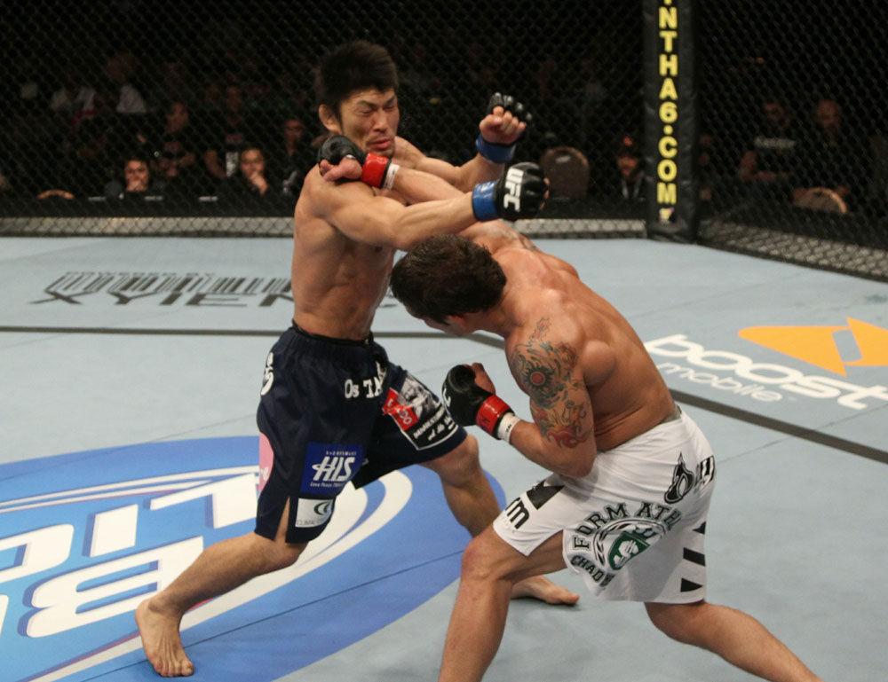 http://video.ufc.tv/126/images/126_event/05_mendes_omigawa_010.jpg