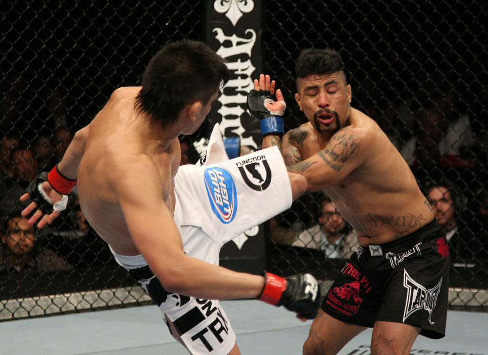 http://video.ufc.tv/126/images/126_event/07_torres_banuelos_004.jpg