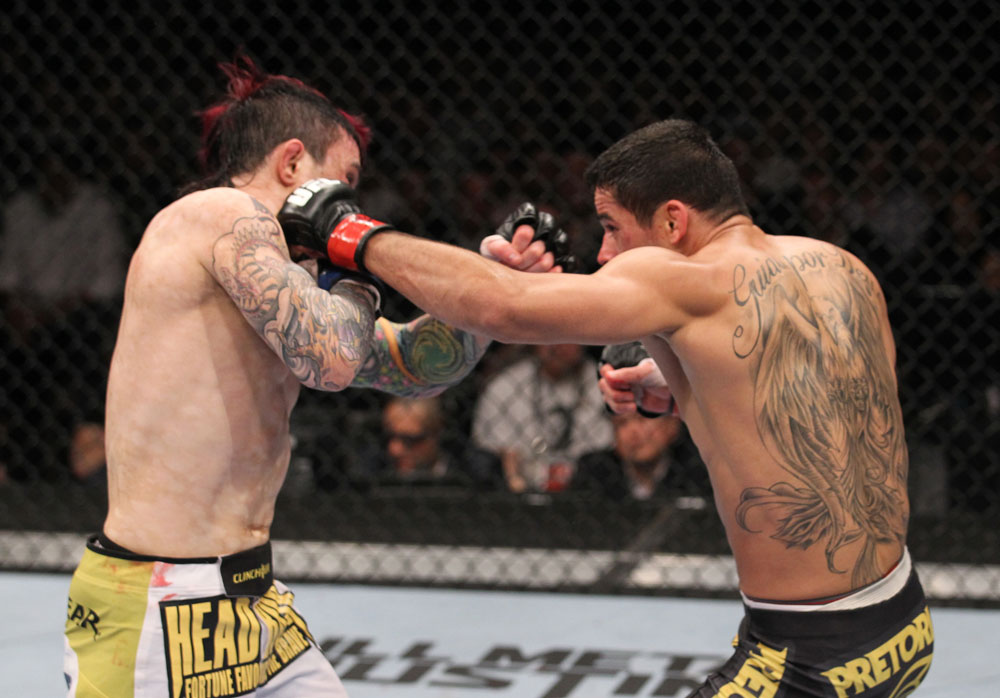 ufc143_08_barao_vs_jorgensen_006.jpg