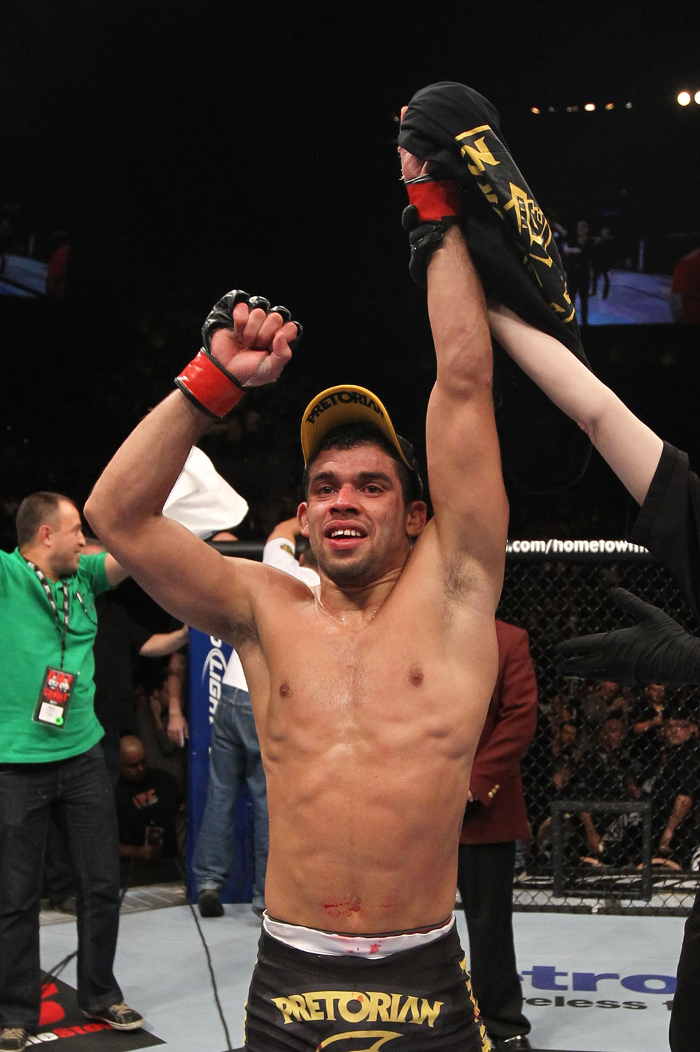 Ренан Барао